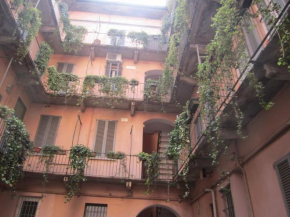 Charming and elegant apartment historic center of Milan Milano